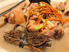 -头上红煨盐鸡乡村食府