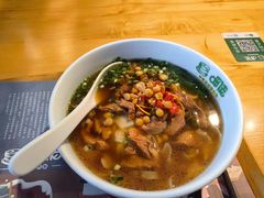 -呷佬·长沙手工米粉(金沙江路店)