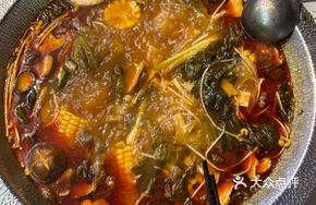 Guizhou's Popular Sour Soup Pot