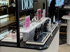 -Dior(新八佰伴店)