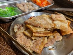 -围炉肉舍•炭烤活鳗•丹东海鲜烤肉(步行街店)