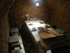 包厢-破瓦寒窑·地摊烤羊排