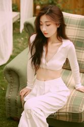 -onlygirl摄影美学馆高端定制(江滩店)