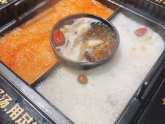 -老牌坊云南鱼豆花火锅(爱建店)
