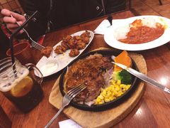 -玛格萝妮比萨屋(四平店)