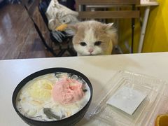 -志龙皇冠吃货椰子铺