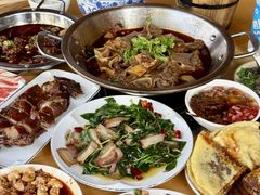 -大众跷脚牛肉馆·非遗传承单位(峨眉山店)