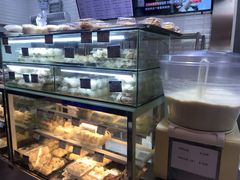 面包甜点陈列柜-白玉兰食品(甜云店)