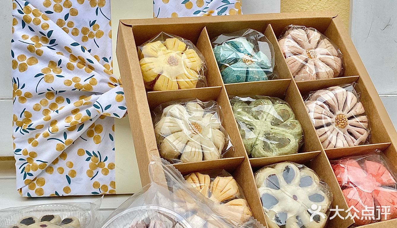 大连这家藏在小巷里的甜品店🍮也太好拍了📷