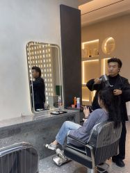 -苏豪美发S A L O N烫发染发
