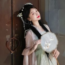-洛水阁·汉服妆造体验馆(山塘街店)