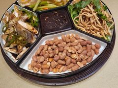 -八府香鸭·啫啫煲(华山路店)