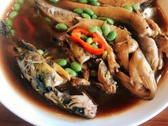 红烧长江杂鱼-鸿运酒楼