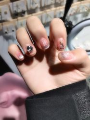 -丽心自助美甲美睫