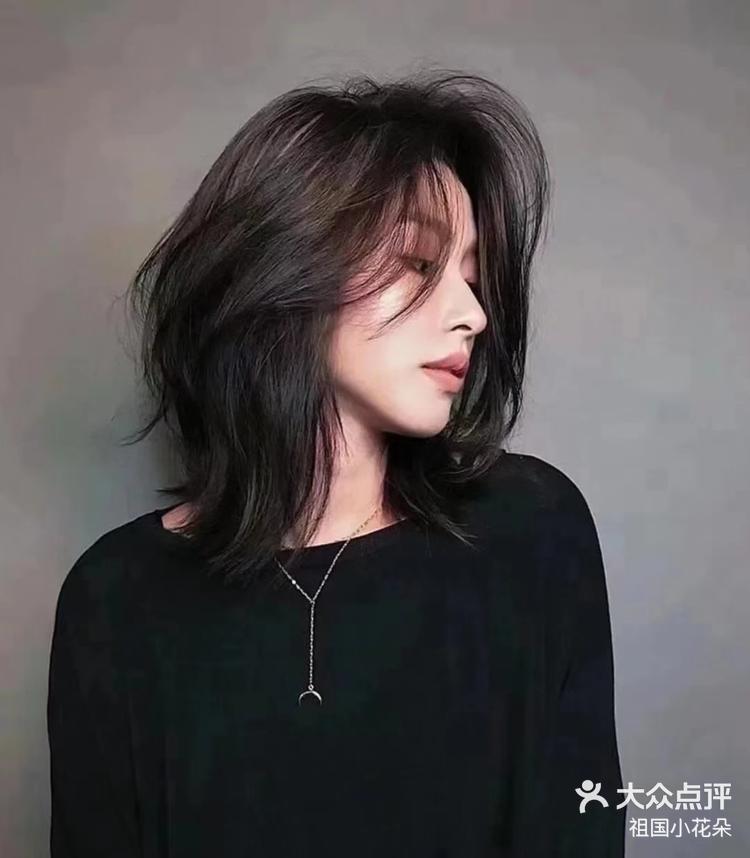 锁骨发女生头像图片