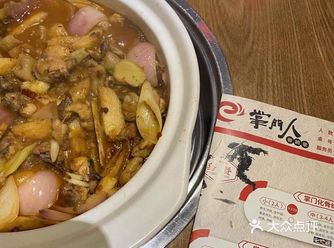 「猪大肠鸡煲」上菜速度快哈，一锅分量足