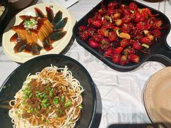 -巴厘龙虾·榜首油焖大虾(音乐学院·沿江酒馆店)