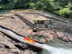 -安吉龙王山峡谷漂流