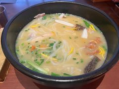 -银米·云南传统过桥米线(双廊黑金冠店)