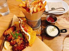 -Mark&Mars Restaurant