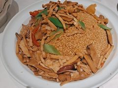 -江城小馆陕南妈妈菜·全球旅行餐厅(钟楼店)