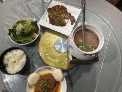 -梓檚中餐厅湖北菜小龙虾武昌鱼排骨藕汤(黄鹤楼店)