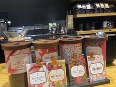 零售区-星巴克臻选(郑州国贸360广场店)