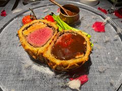 惠灵顿牛排-弦月窗LUNETTE BY AMANDA(复兴路店)