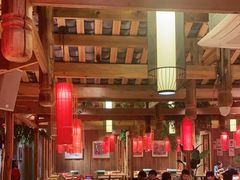 大堂-野山舂·贵州现舂酸汤火锅(鸿通城店)