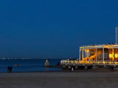 -北戴河碧螺塔海上酒吧公园