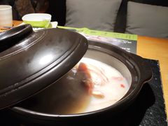 -洪氏嗨捞·广东猪肚鸡·椰子鸡火锅(西咸万象城店)