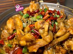 干锅牛蛙-嗨辣小聚·盘锦河蟹·海鲜烧烤龙虾(盘锦十年好店)