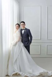 -雪中彩影婚纱摄影·微光艺术中心