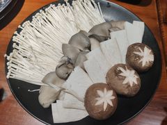 菌菇拼盘-捞围鲜·港式打边炉(海阳路店)