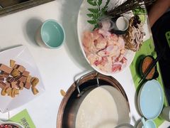 -洪氏嗨捞·猪肚鸡火锅(阳光天地店)