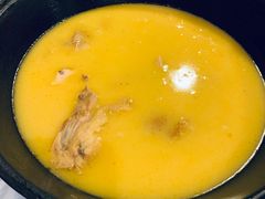 -鲜入围煮花胶鸡海鲜火锅