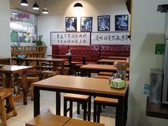 大堂-门框胡同百年卤煮(鸟巢店)