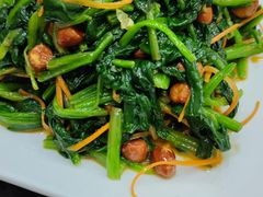 果仁拌菠菜-金阁家常菜(贵阳路店)