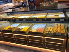 面包甜点陈列柜-百饼园(元洪城店)