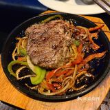 当时去的时候，他说八点之前给免费续杯