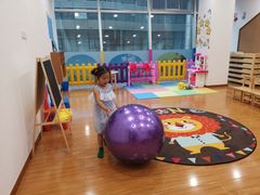 -抱抱熊托育中心(大悦城店)