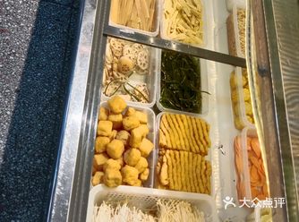 今日美食打卡——靓锅麻辣香锅 优点：与二楼的北京麻辣
