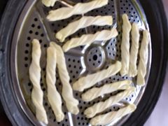 -粘豆包柴火铁锅炖