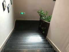 -艺漫酒店(苏州寒山寺狮山路地铁站店)