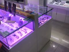 -提一眼镜·蔡司·依视路(小寨店)