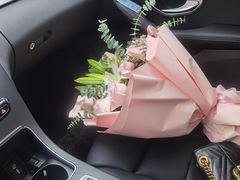 -上海星瀚奔驰4S店(红柳路店)