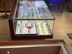 -西南眼镜·蔡司·依视路战略合作店(南街店)