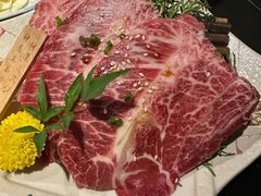 -山川小町·极番烧肉(新地假日广场店)
