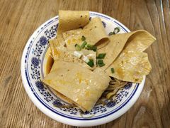 云南石屏豆皮-蒙自源过桥米线(红谷滩万达店)