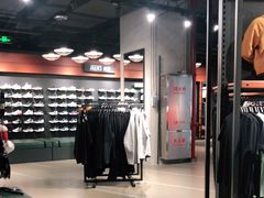 -耐克(恒隆广场店)